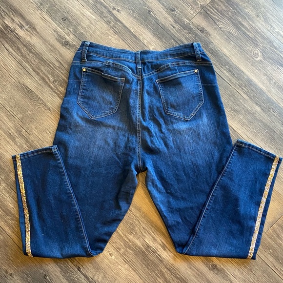 High Rise Skinny Jeans - Picture 3 of 4